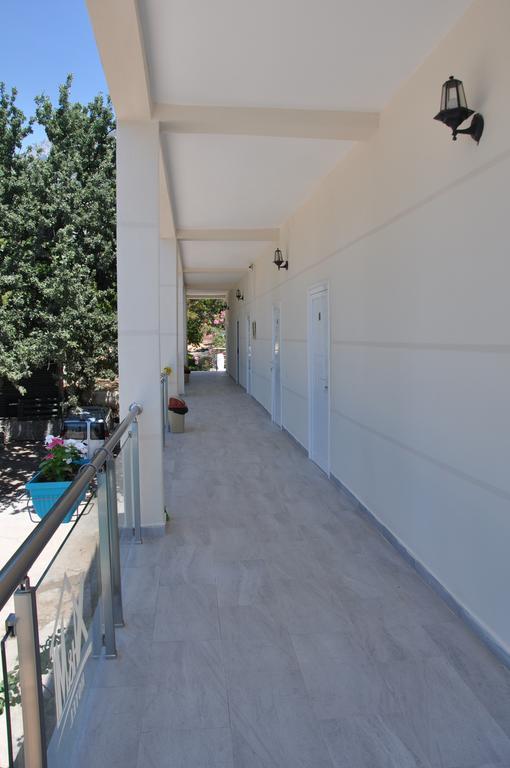 Guesthouse Riviera "Xh&M" Dhermi Dhërmi Exterior foto