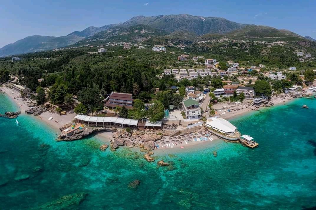 Guesthouse Riviera "Xh&M" Dhermi Dhërmi Exterior foto